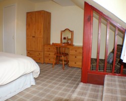 Cairngorm Holiday Bungalows, Coire Mhor - double bedroom